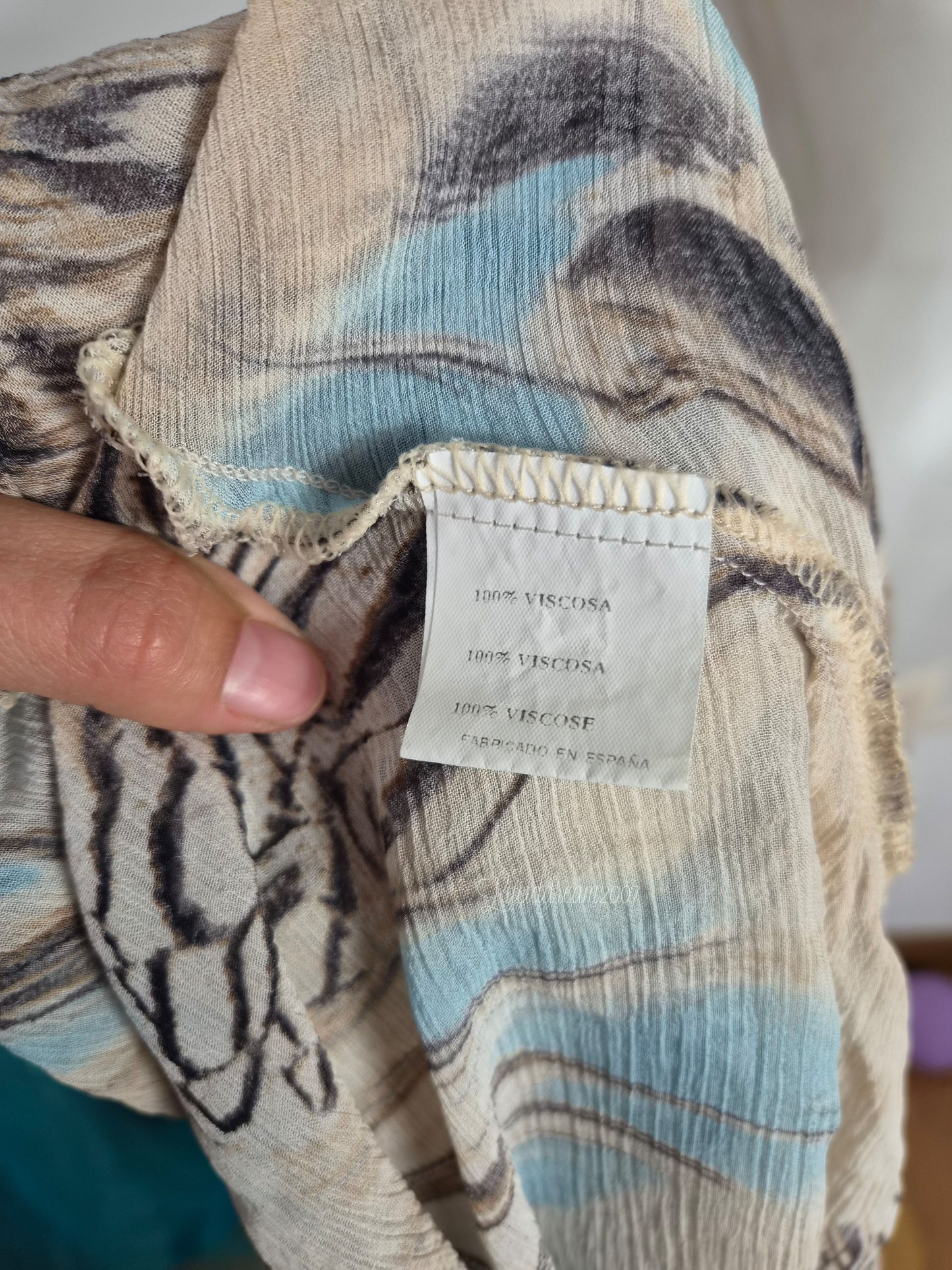 Haut en voile tons beige et bleu