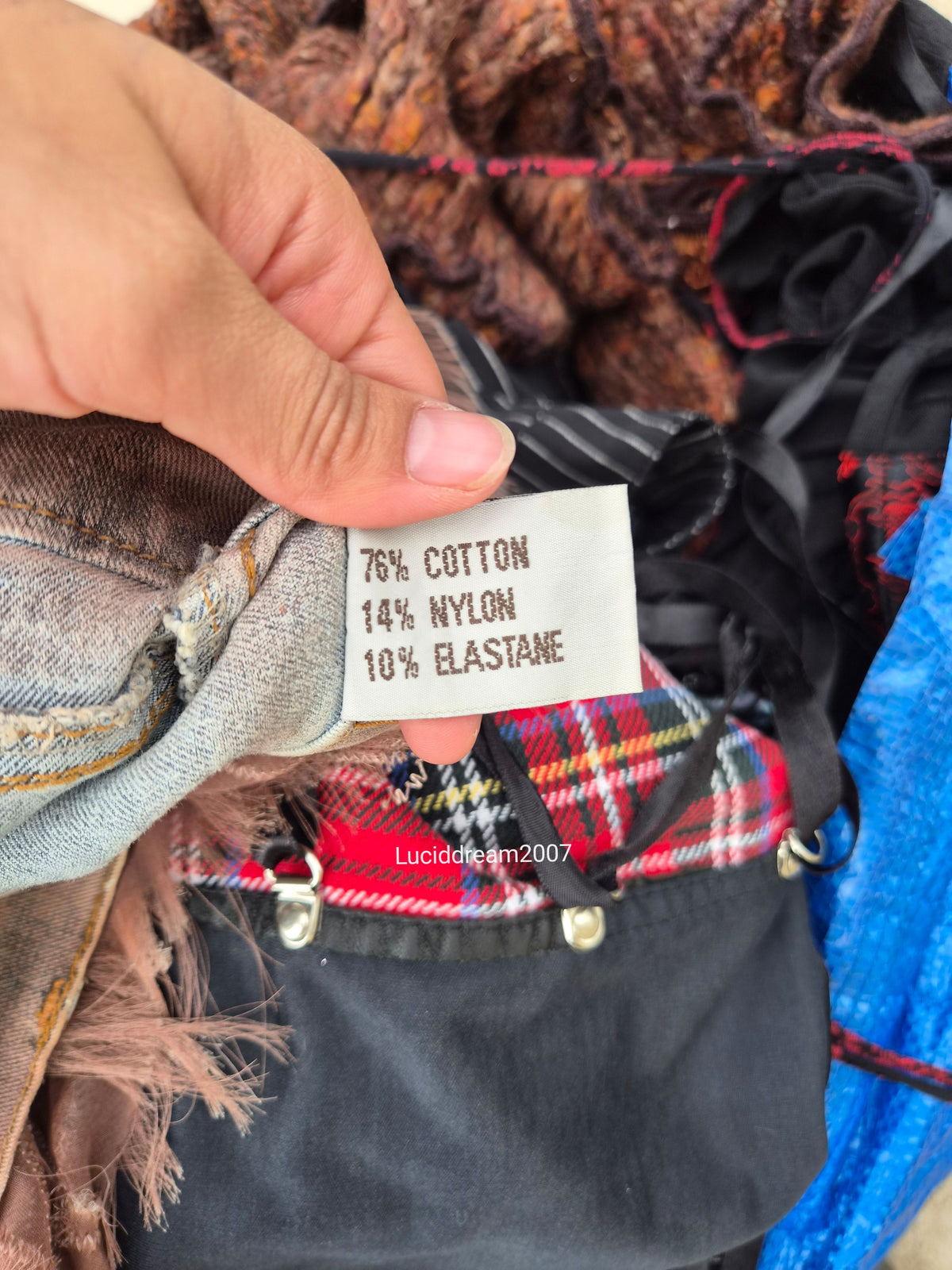 Jupe en denim brodé