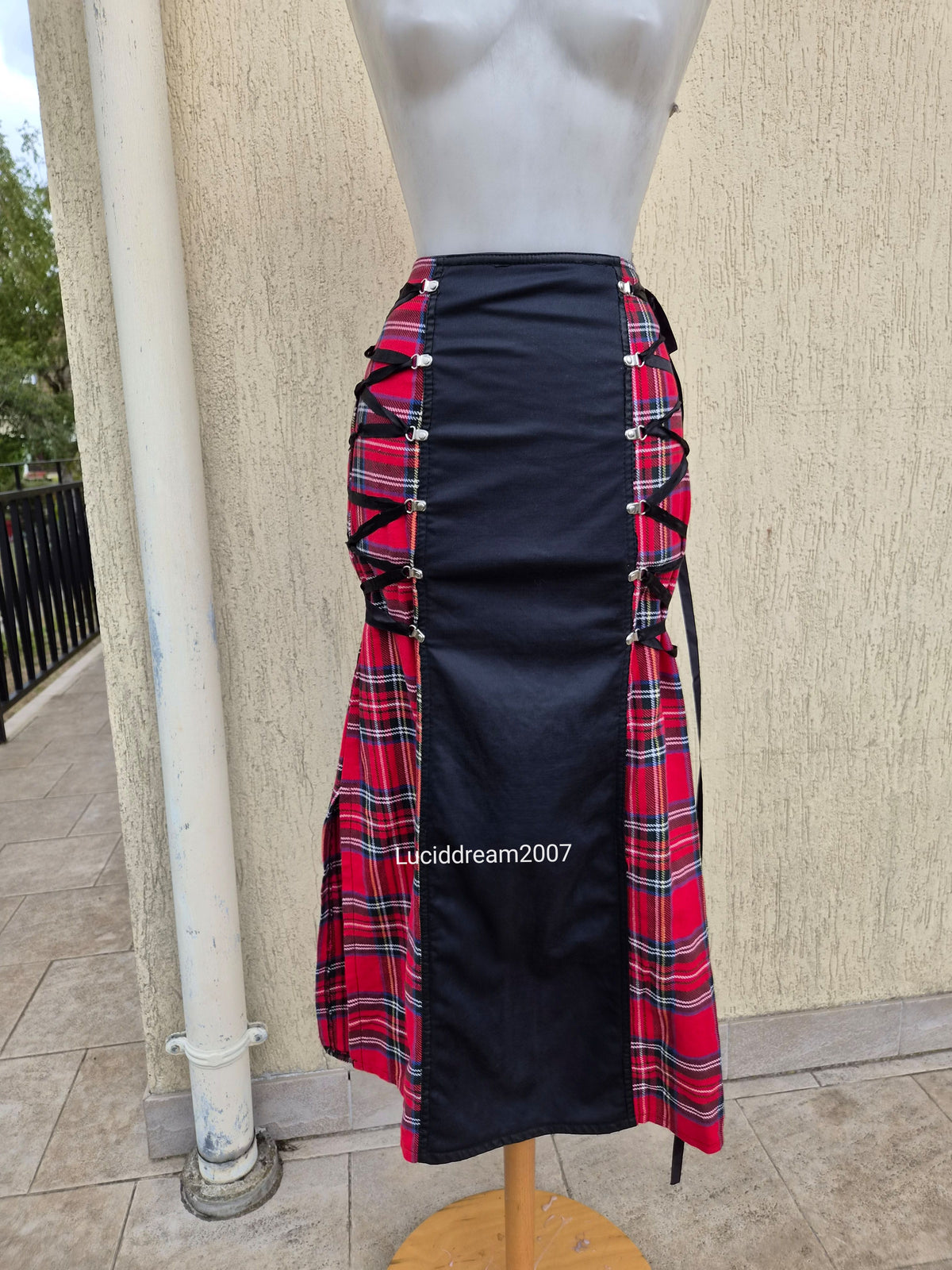 Tartan skirt with lacing