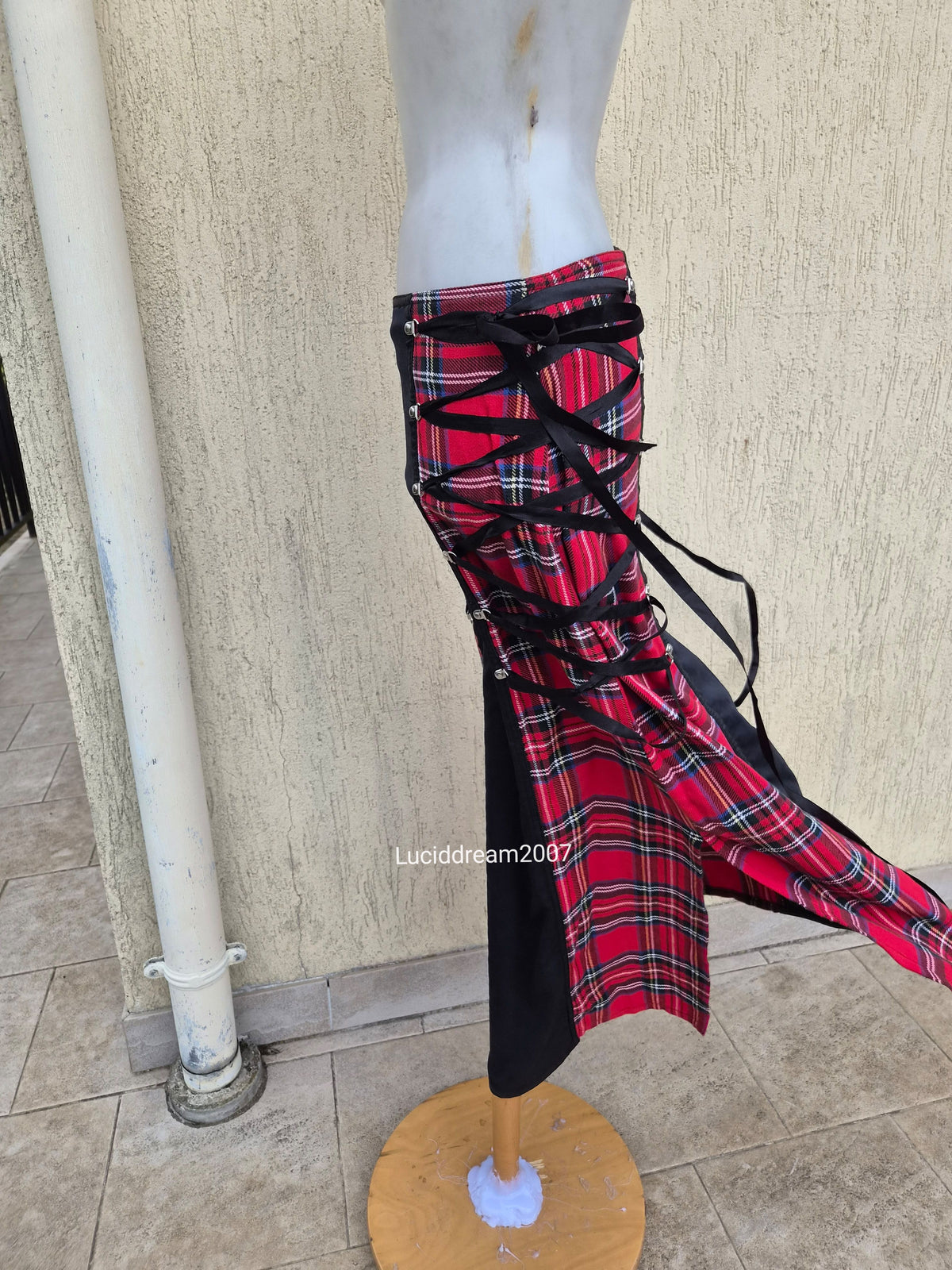 Tartan skirt with lacing