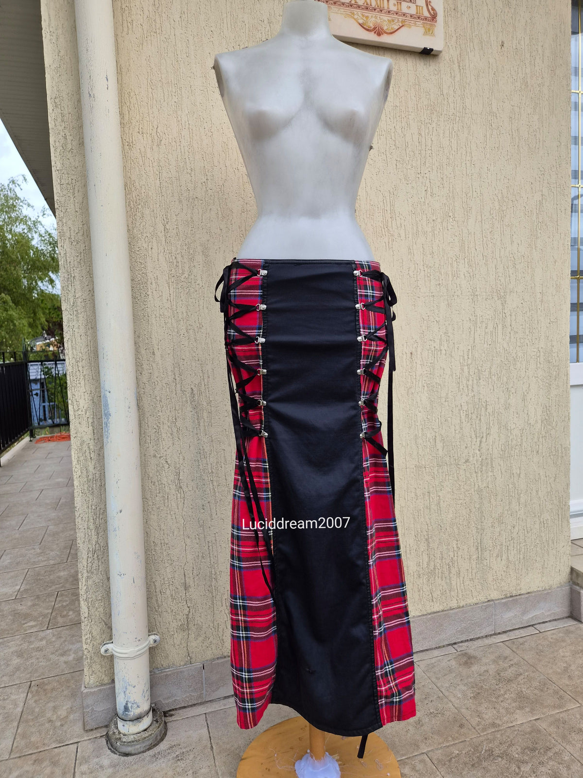 Tartan skirt with lacing