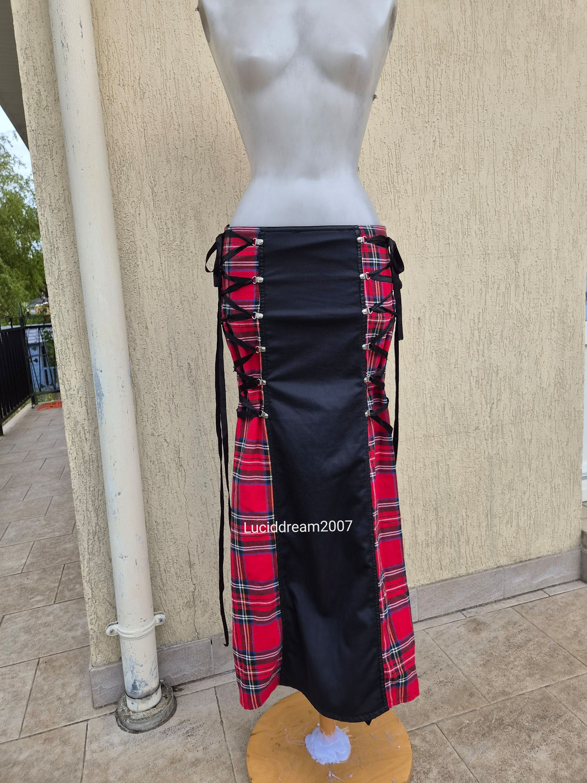Tartan skirt with lacing
