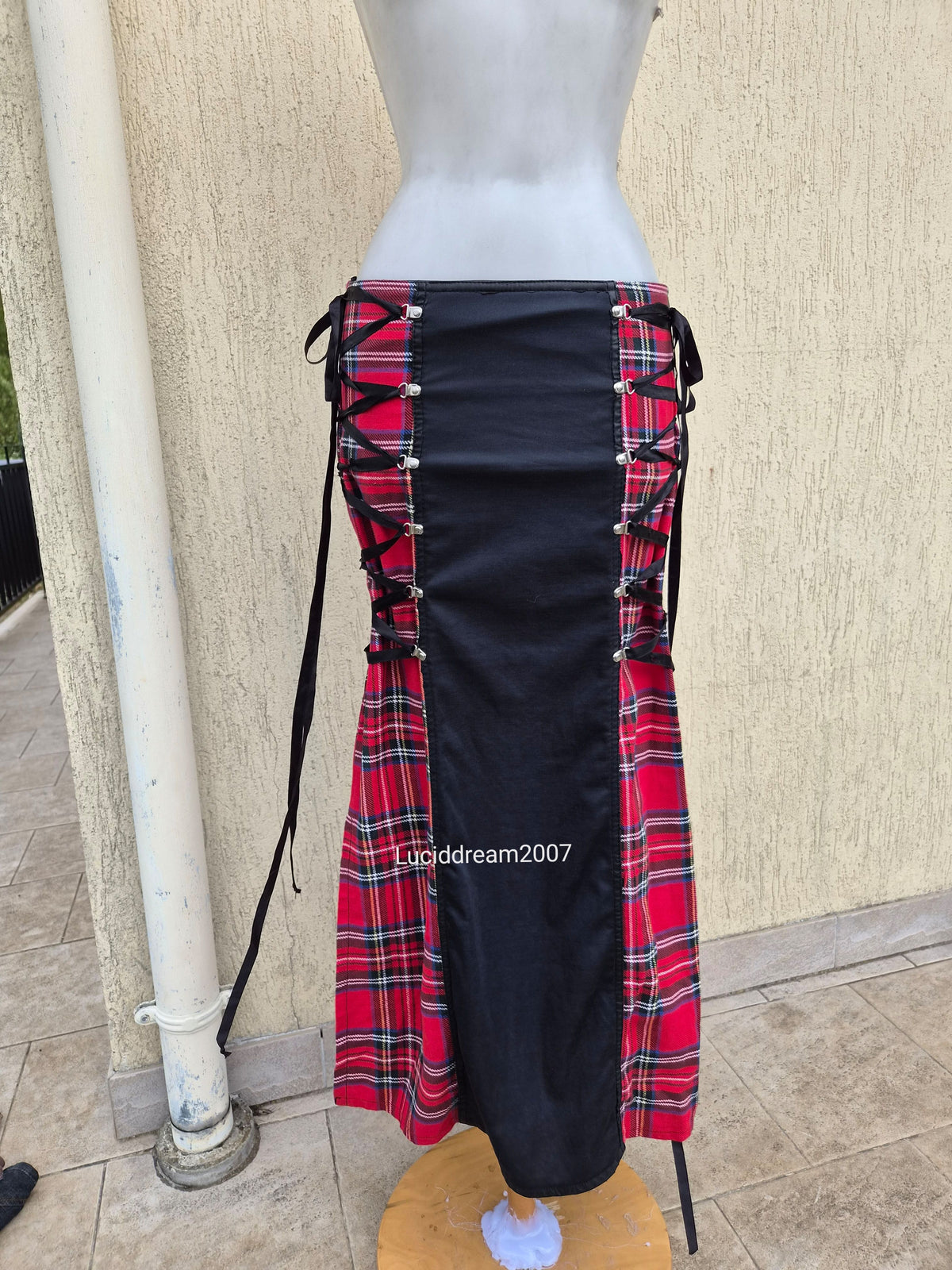 Tartan skirt with lacing
