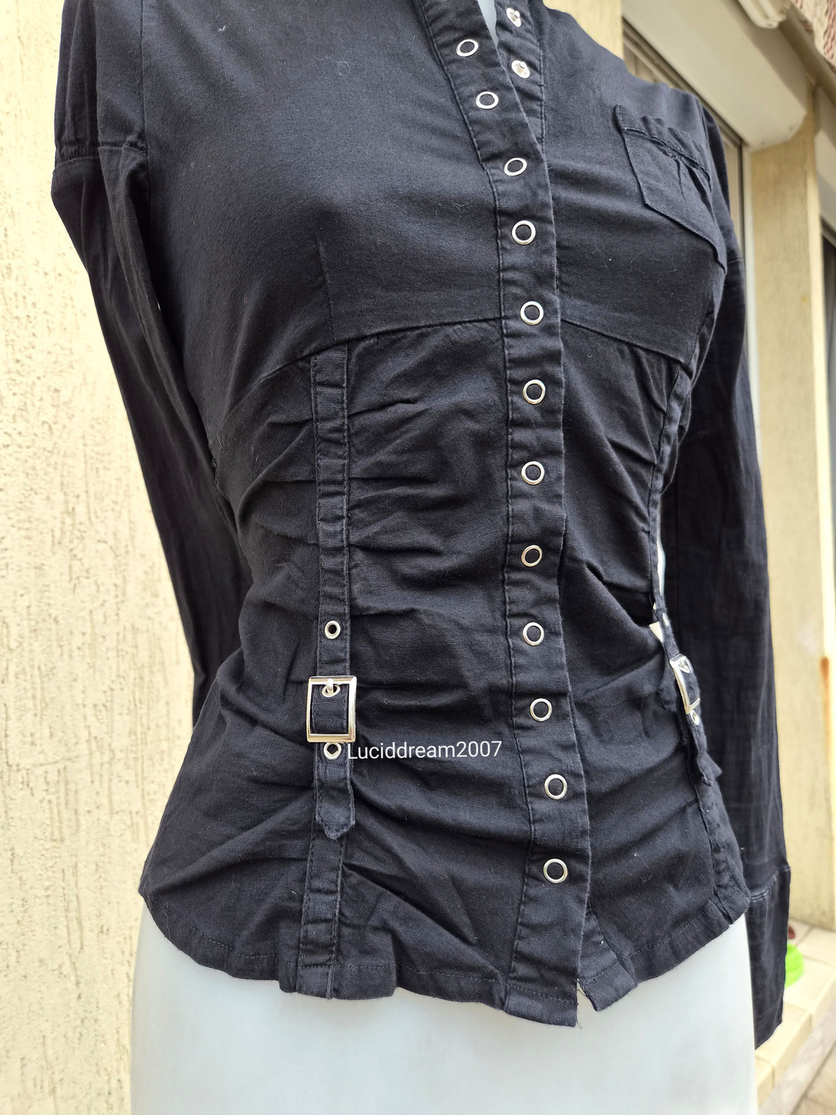 Chemise détails sangles