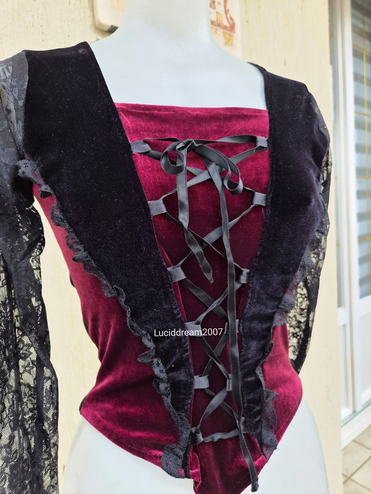 Haut corset velours et dentelle