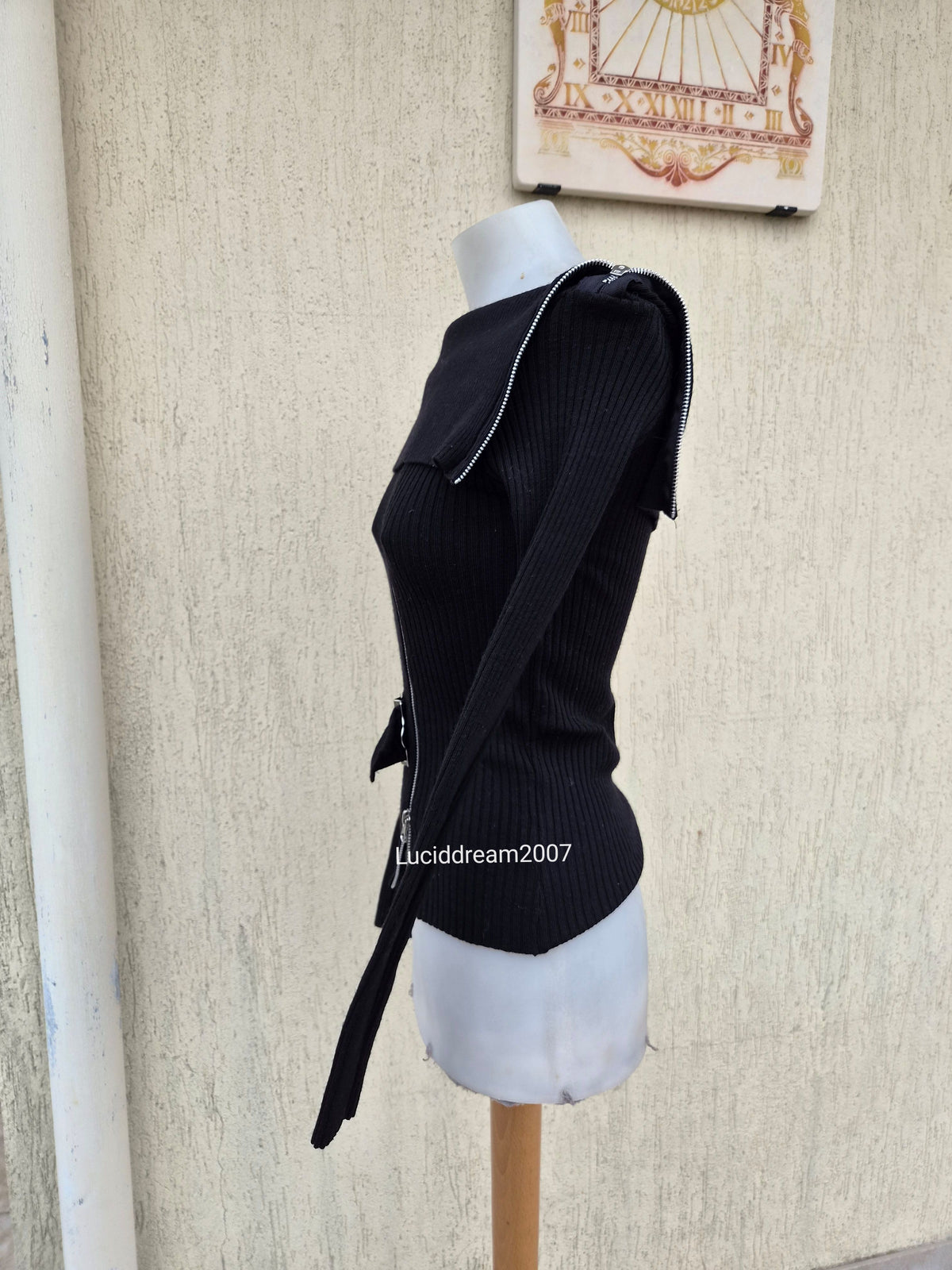 Pull détails boucles et zip
