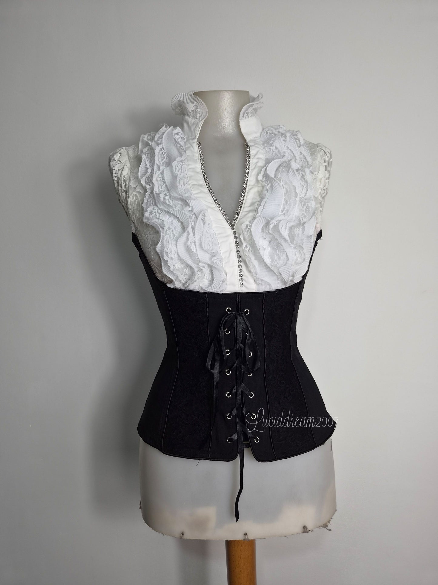 Haut officecore noir et blanc