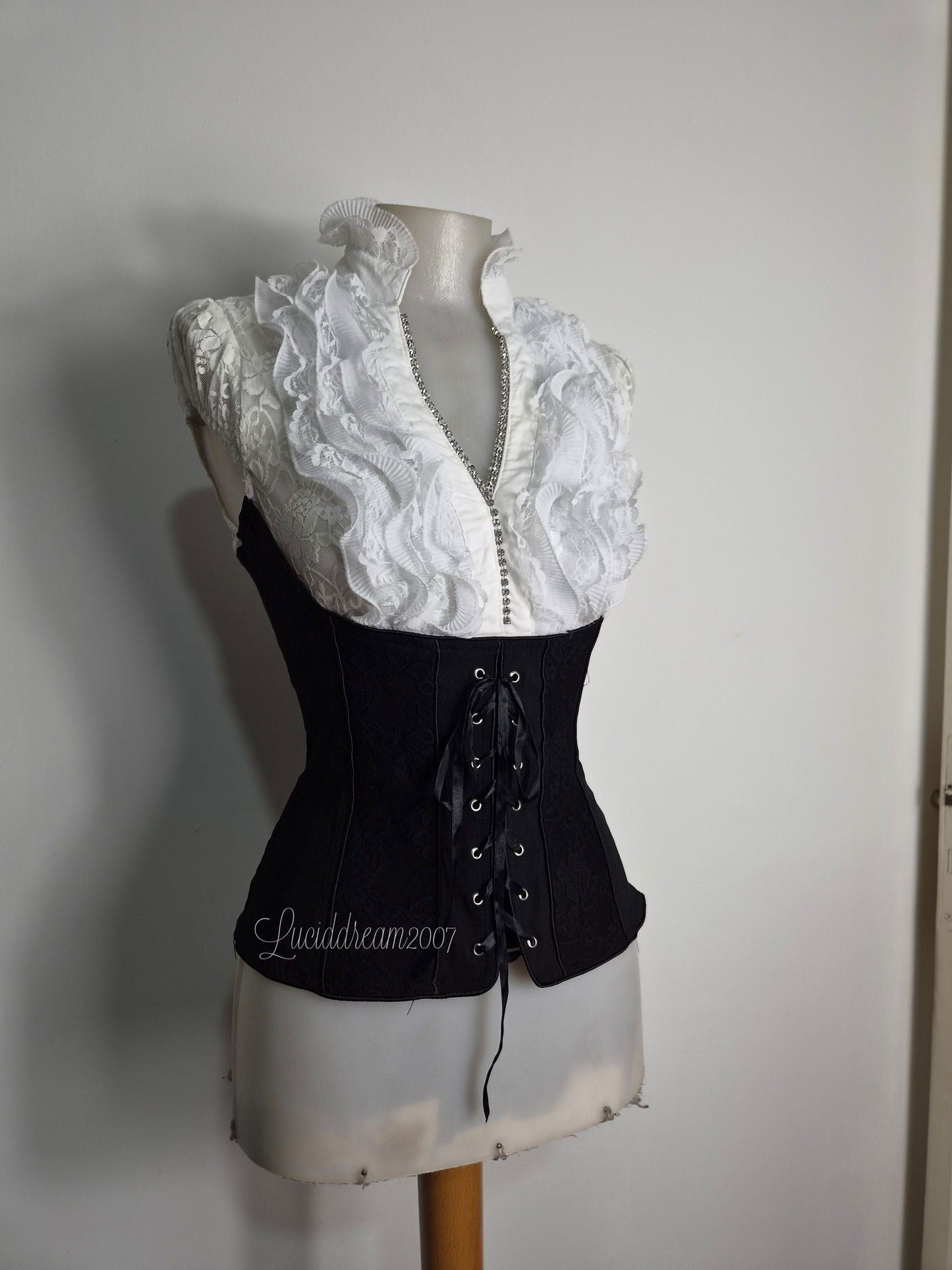 Haut officecore noir et blanc