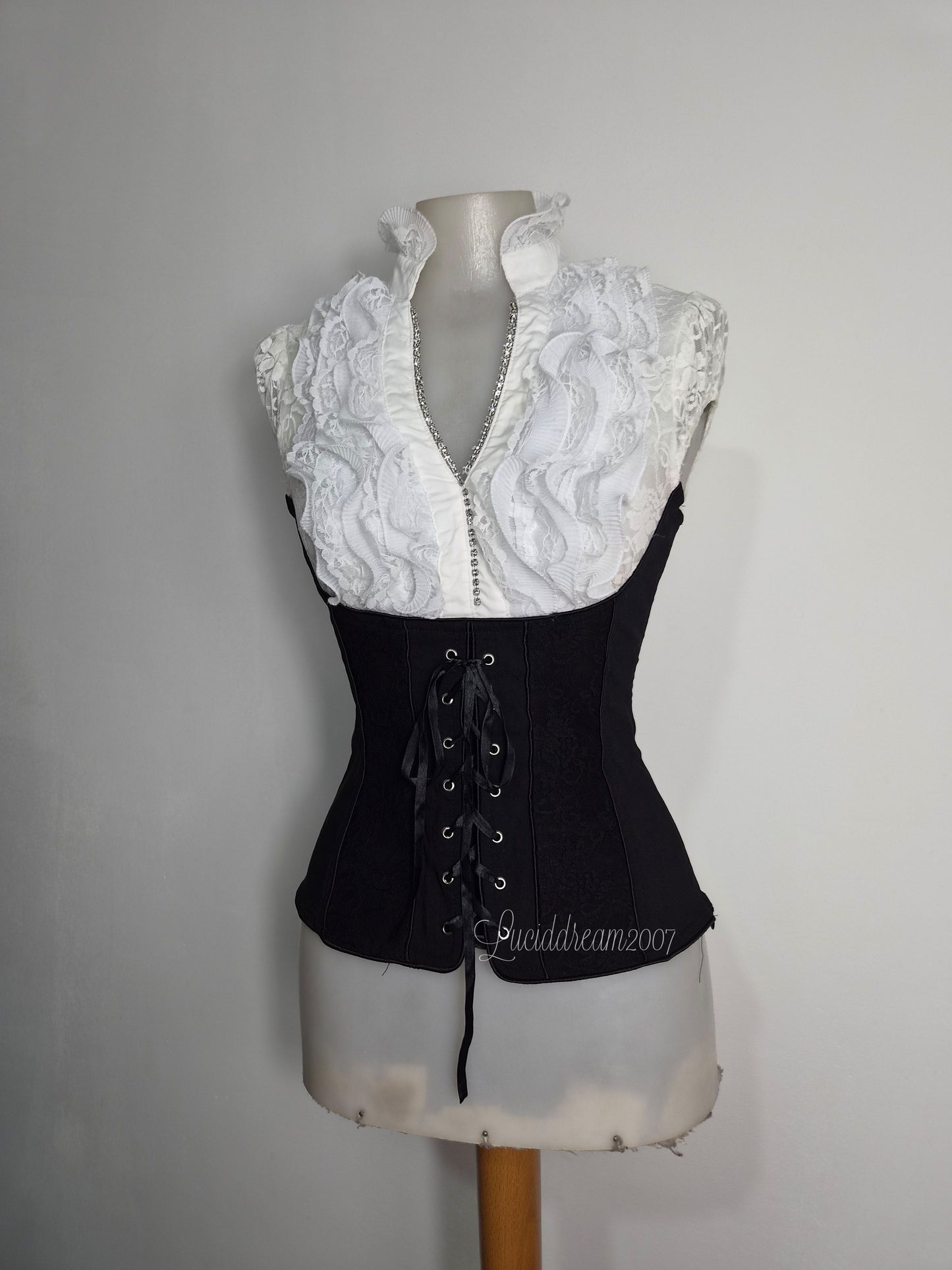 Haut officecore noir et blanc
