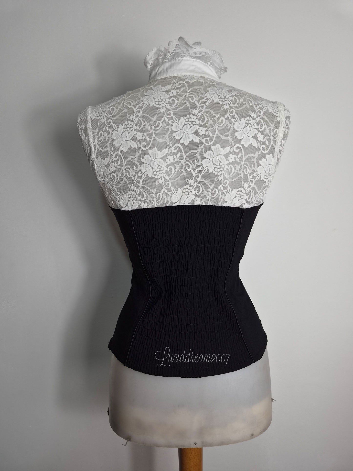 Haut officecore noir et blanc