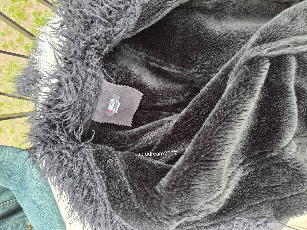 Black coat with Morgan de Toi straps