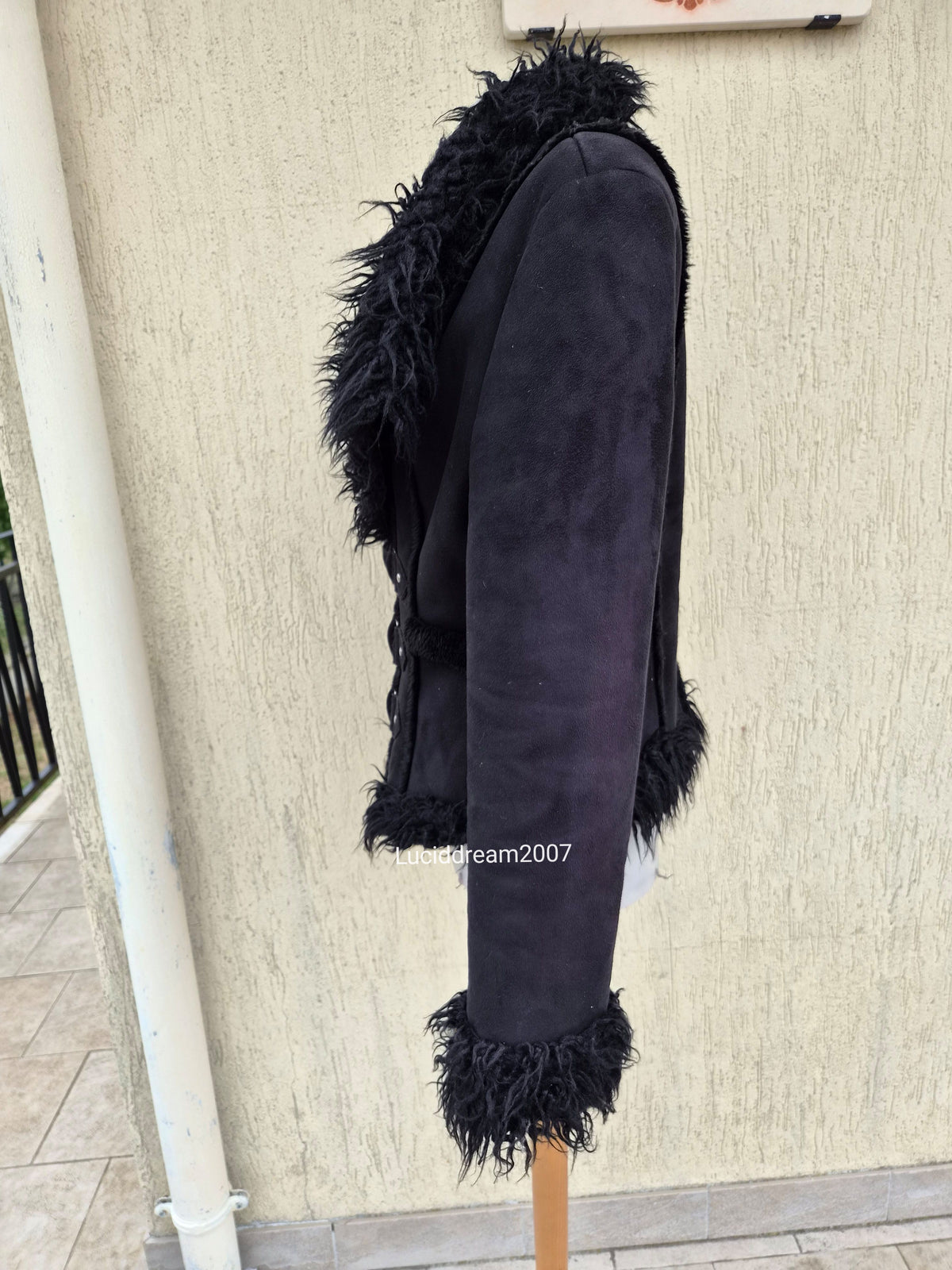 Black coat with Morgan de Toi straps