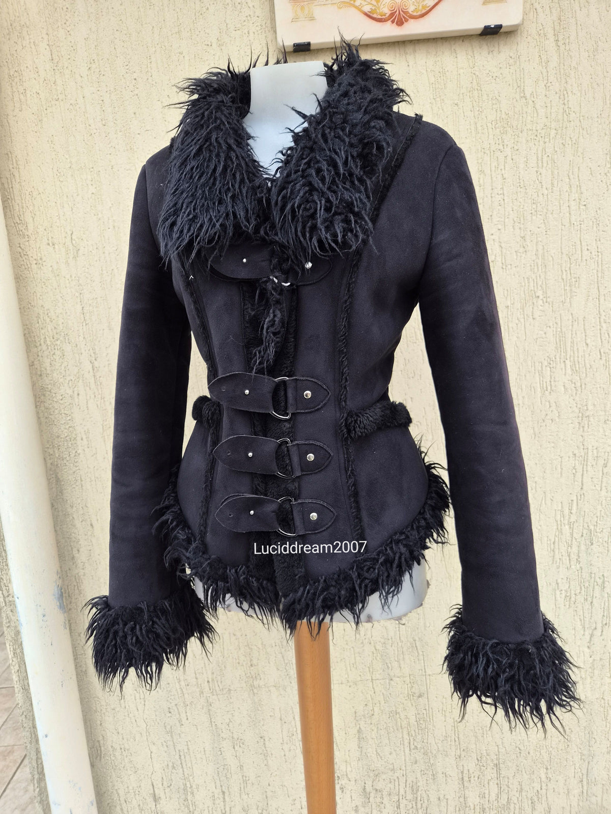 Black coat with Morgan de Toi straps