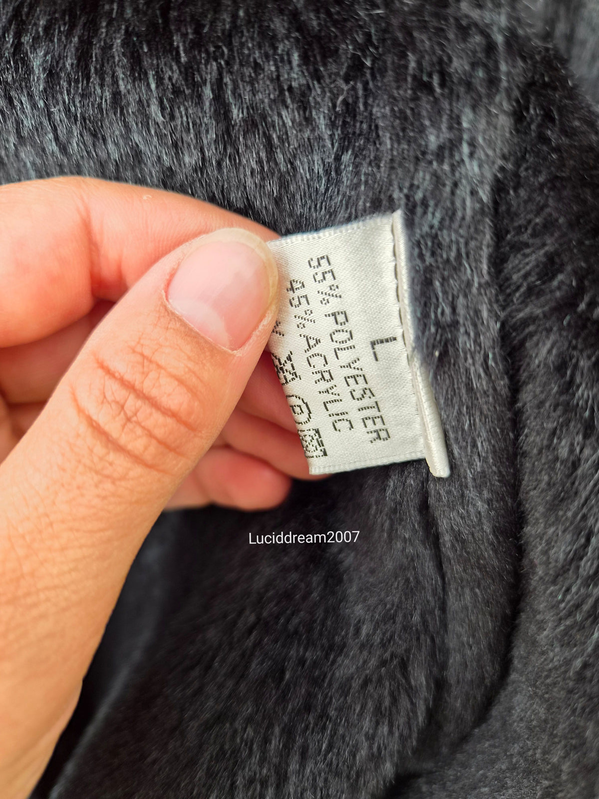 Manteau court détails fausse fourrure