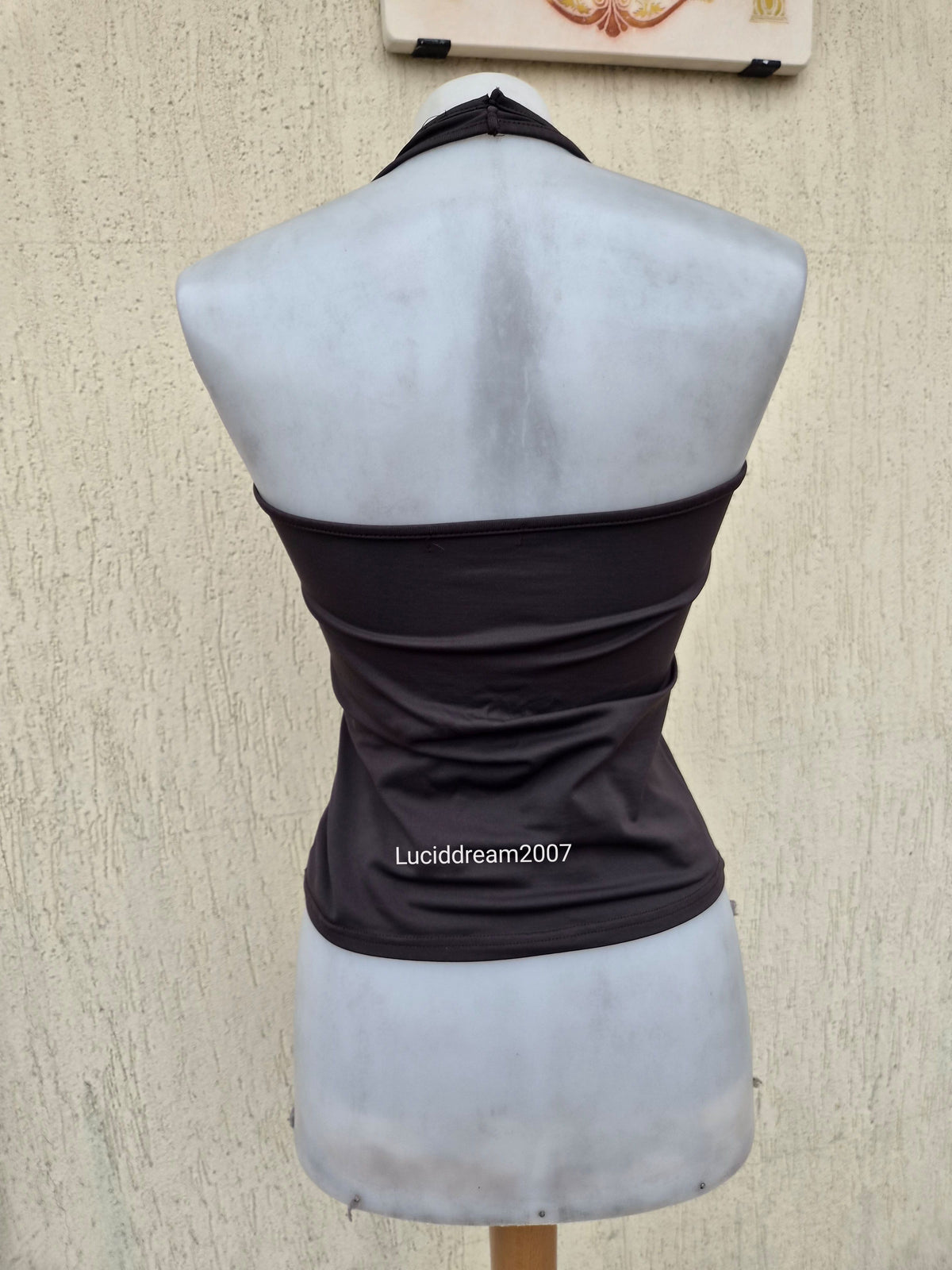 Top dos nu marron