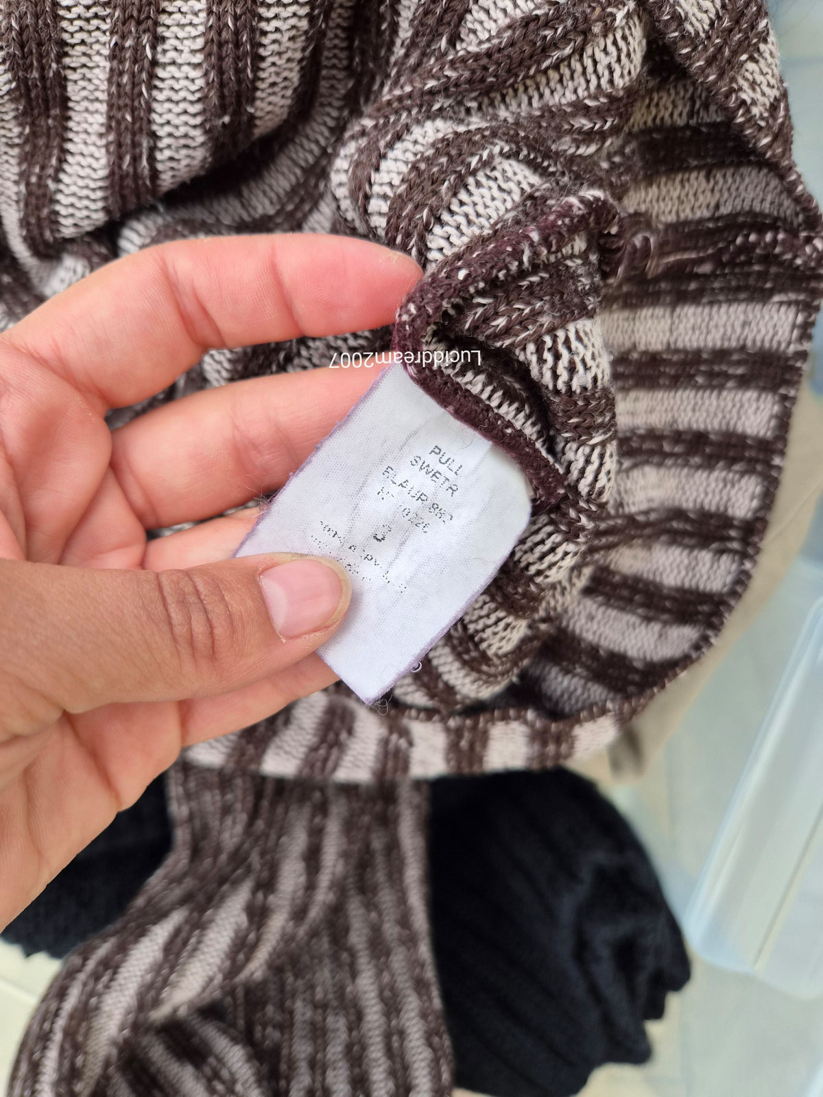 Pull rayé marron détails bouton