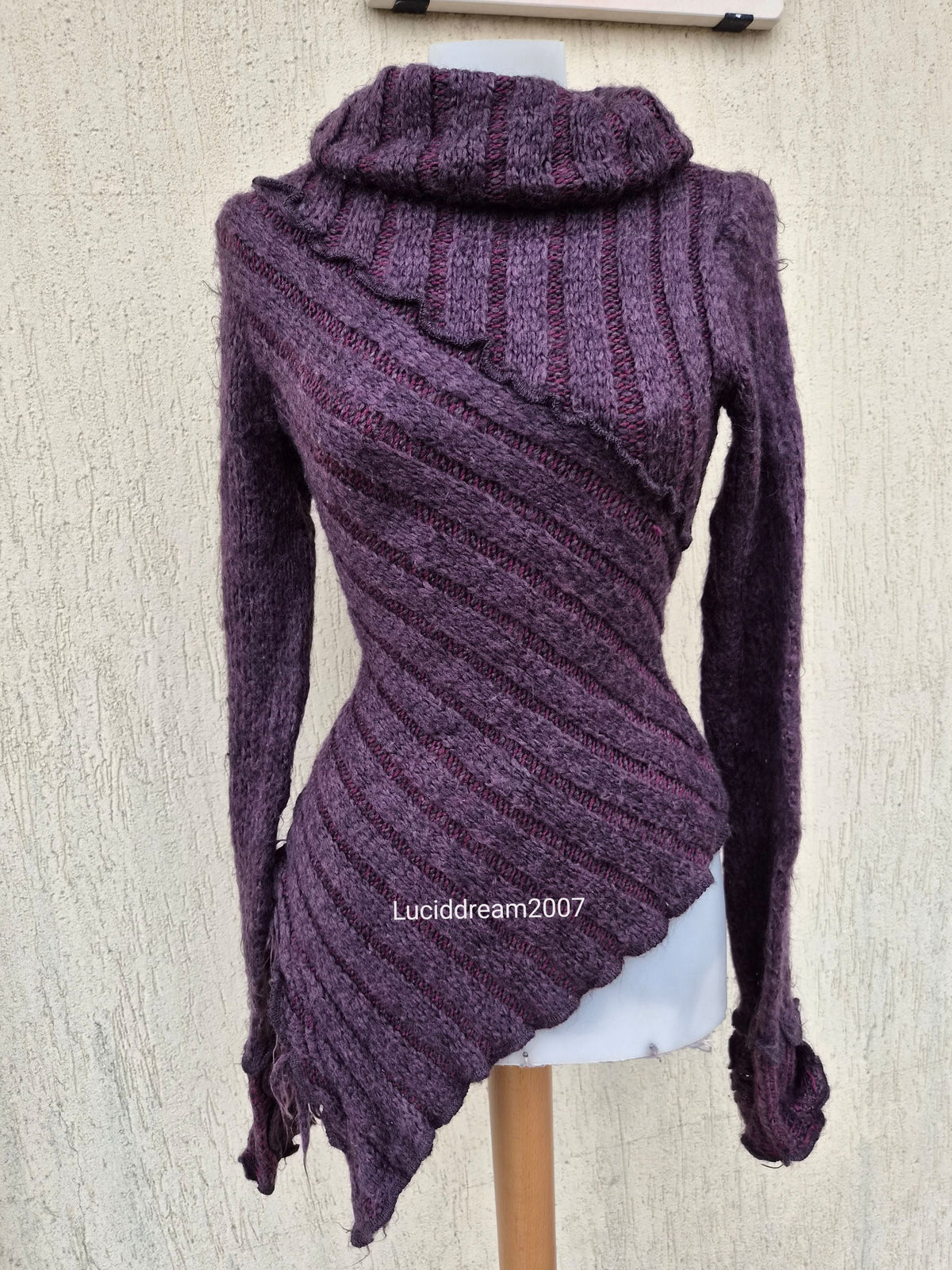 Blue Zone violet sweater