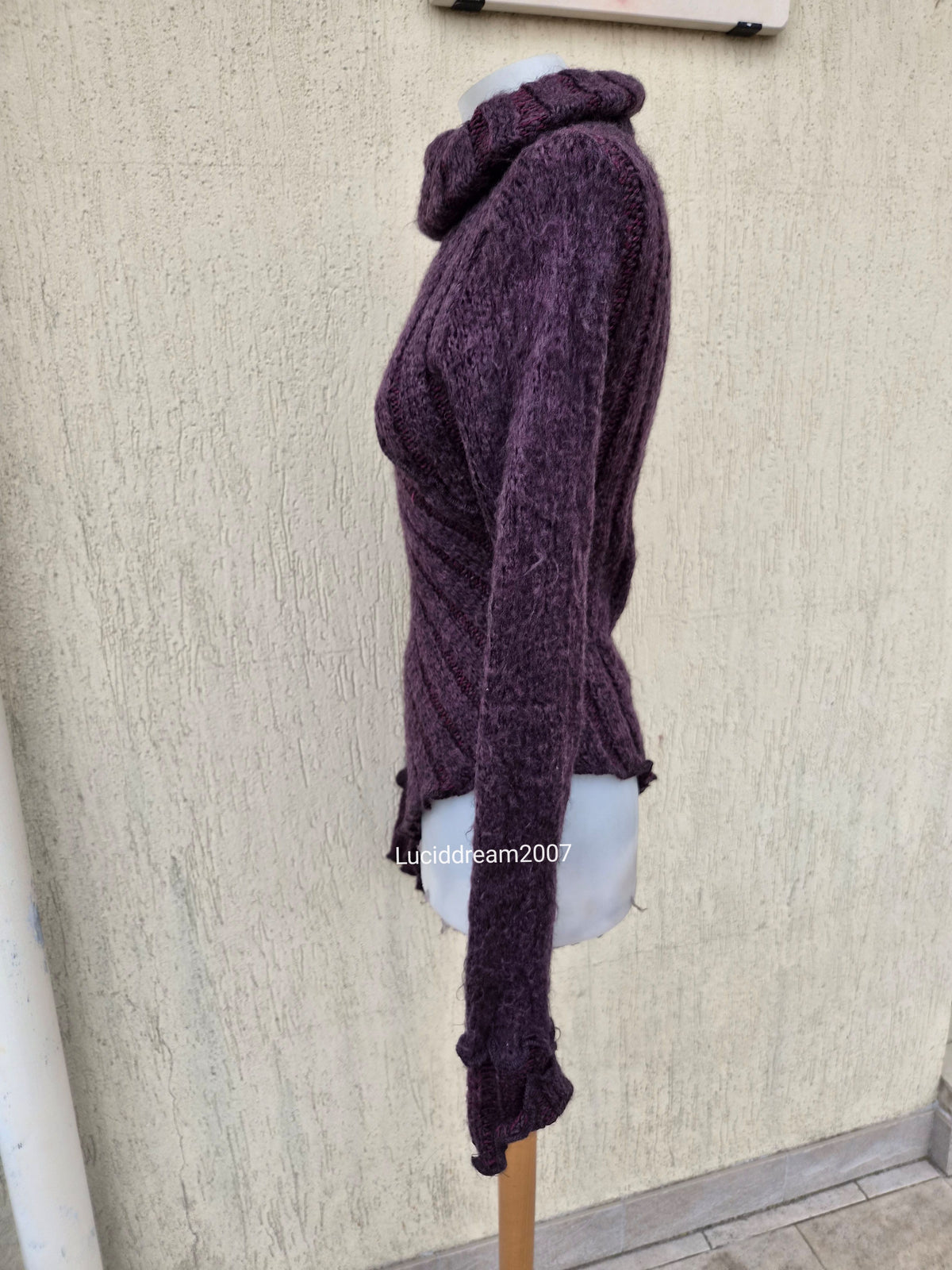 Blue Zone violet sweater
