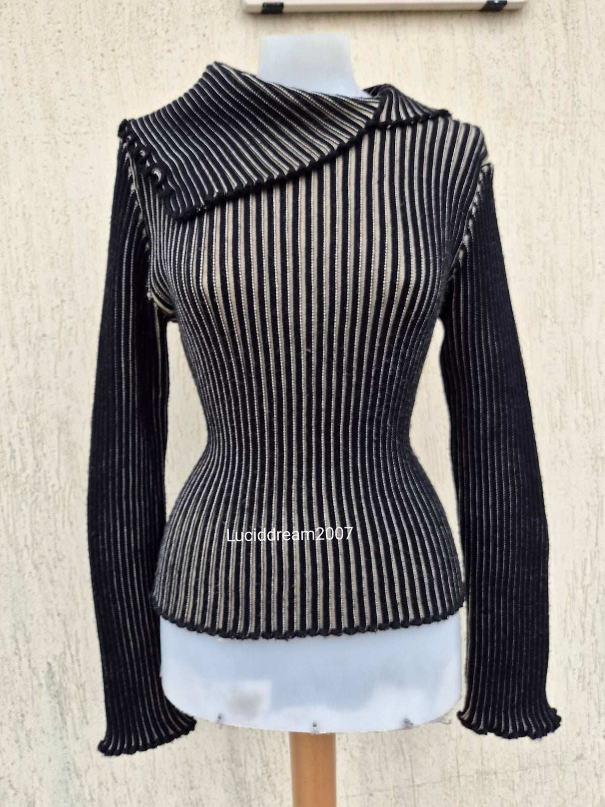 Brown ribbed sweater