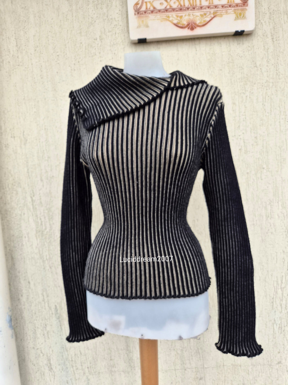 Brown ribbed sweater