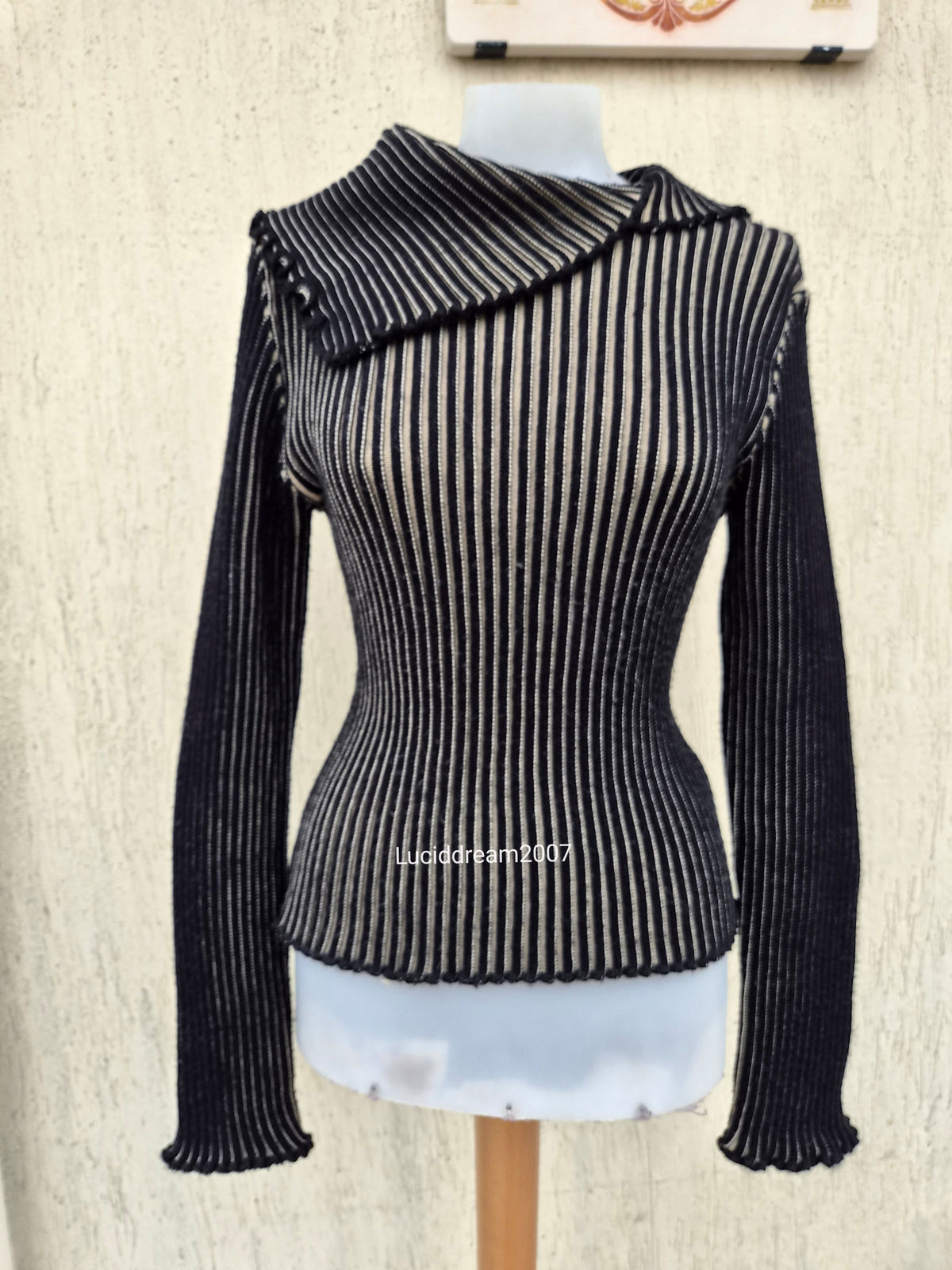 Brown ribbed sweater