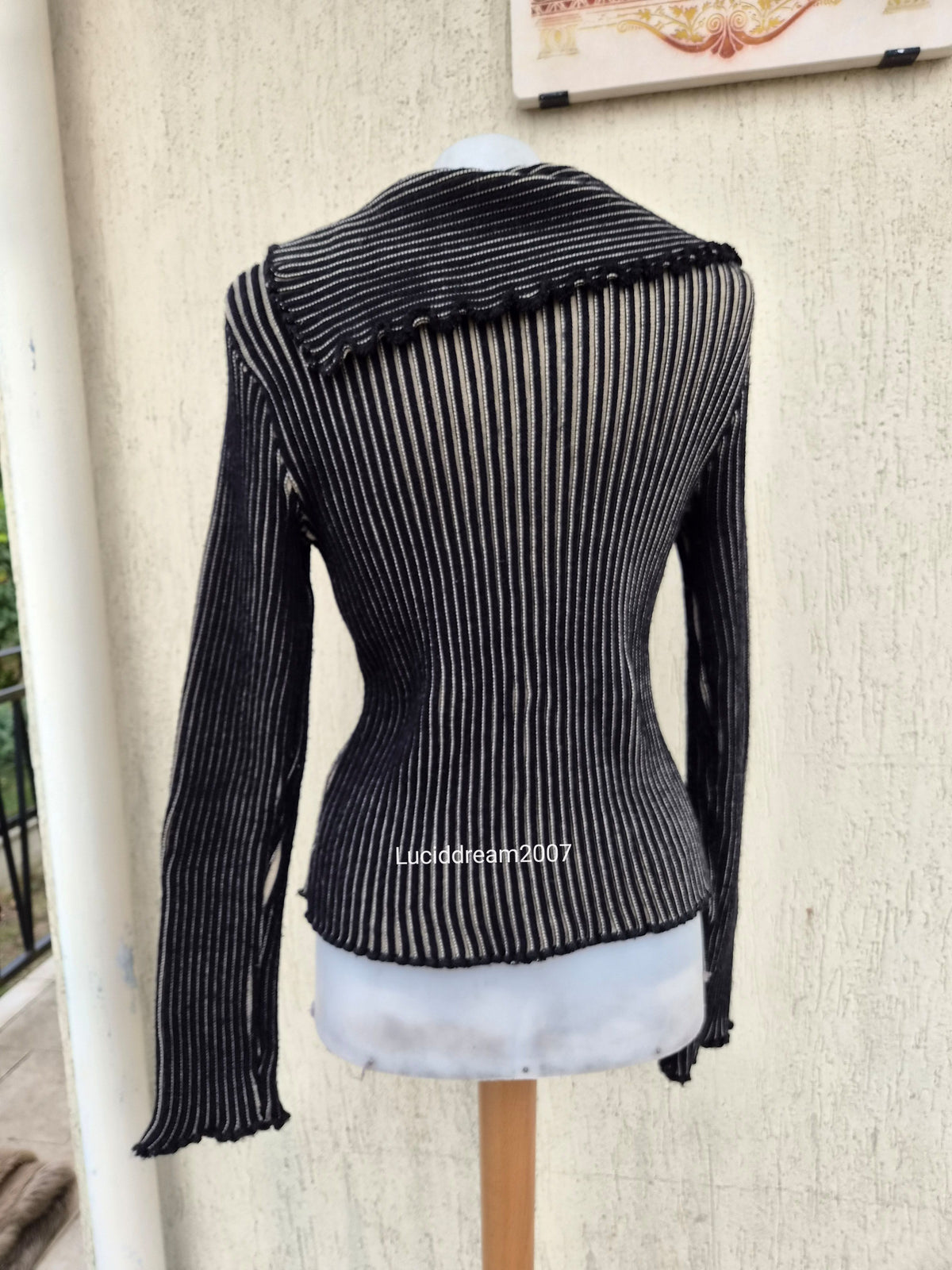 Brown ribbed sweater