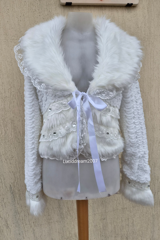 Veste blanche col fausse fourrure