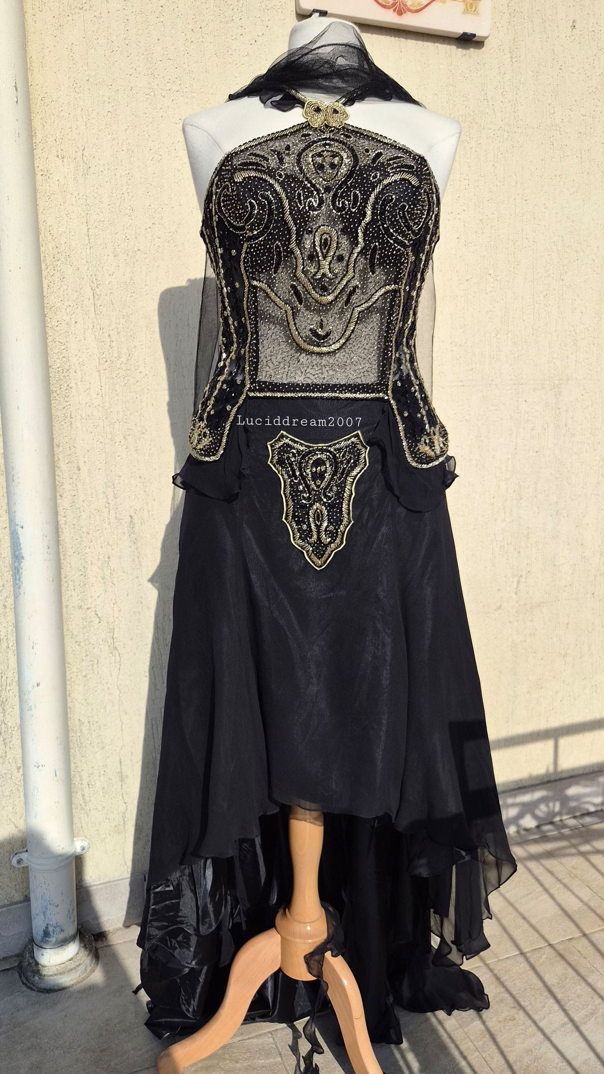 Black and gold silk set