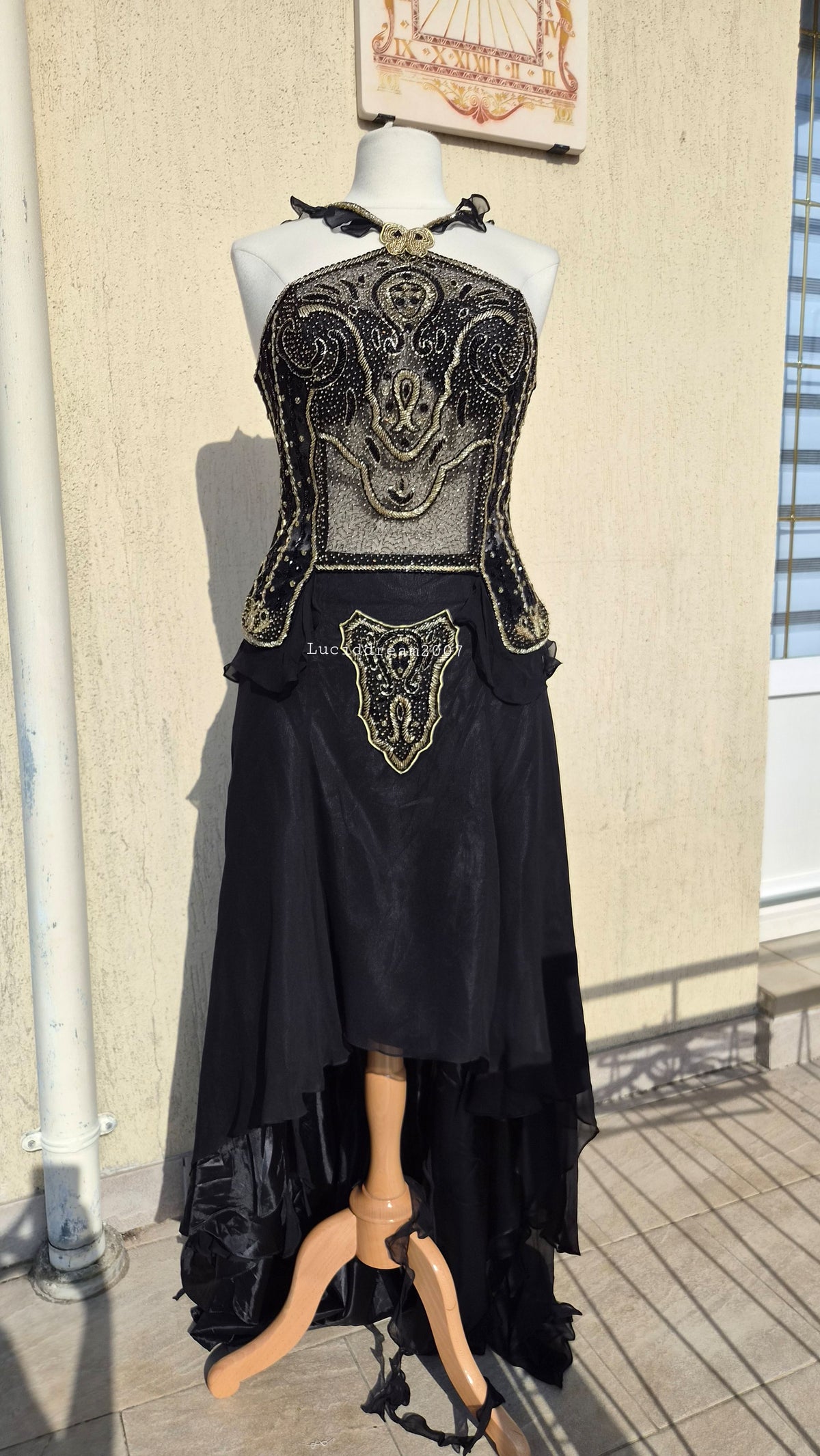 Black and gold silk set