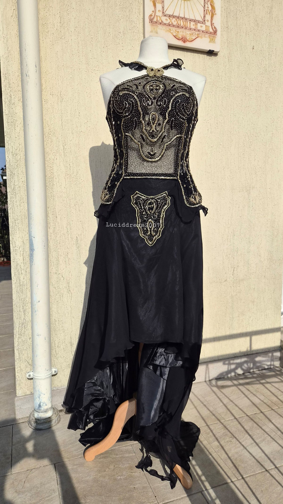 Black and gold silk set
