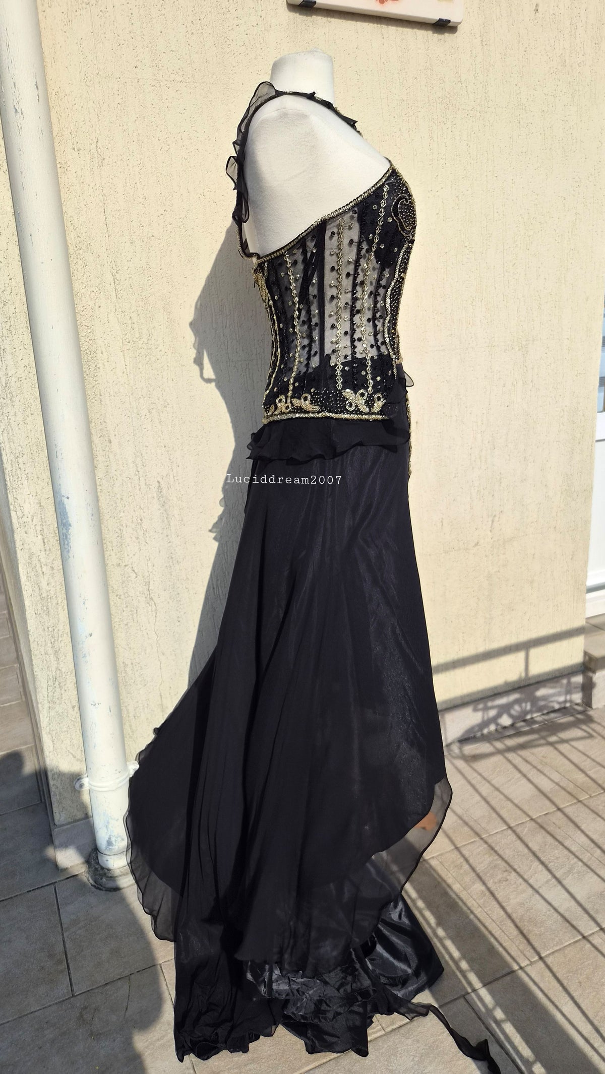 Black and gold silk set