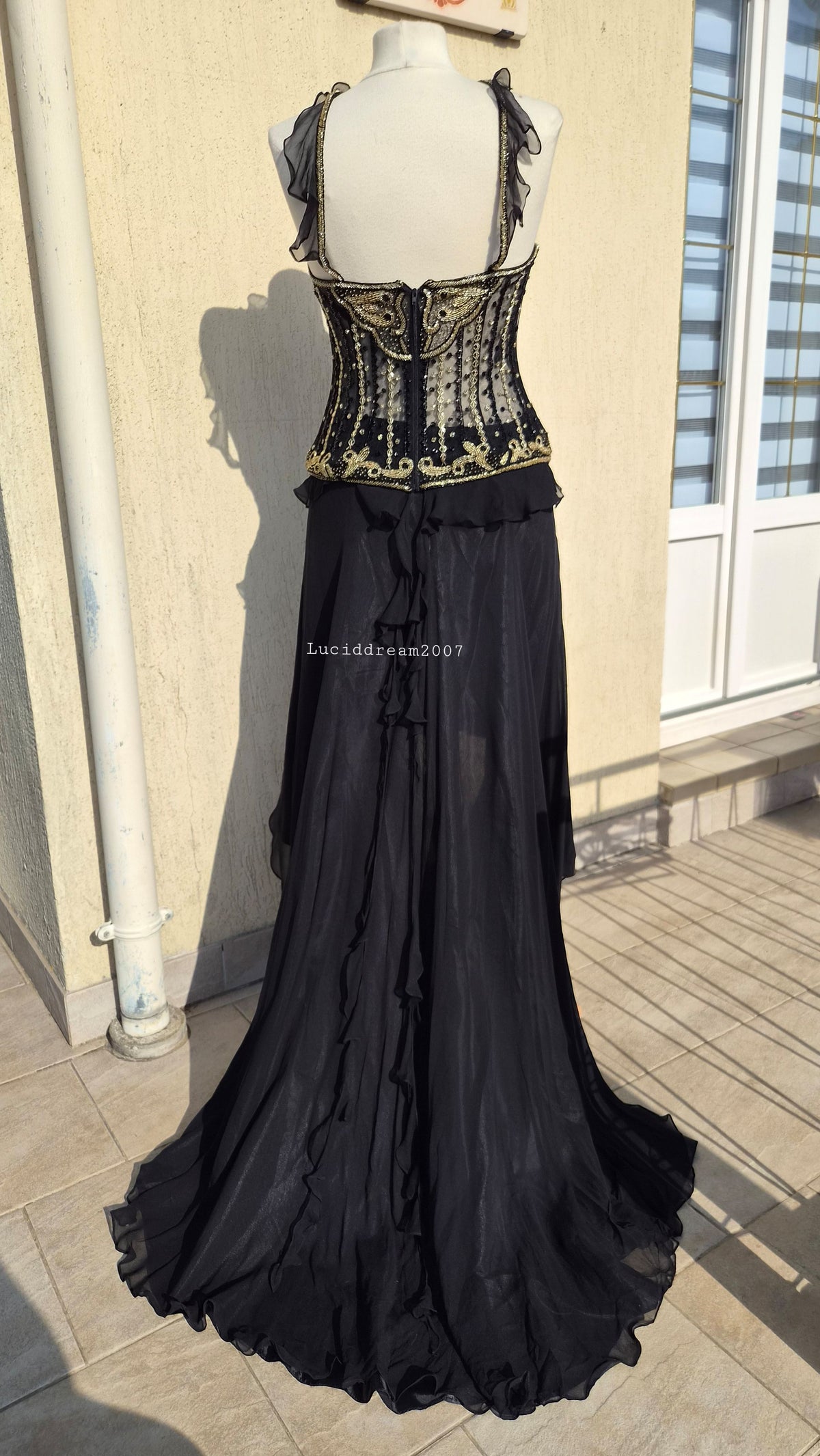 Black and gold silk set