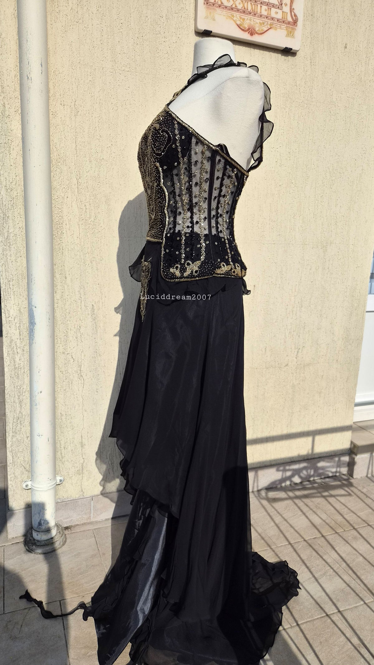 Black and gold silk set