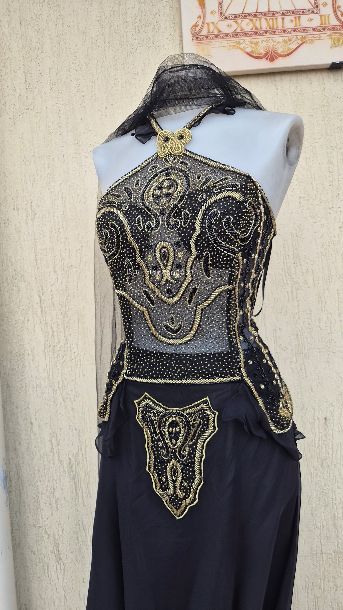 Black and gold silk set