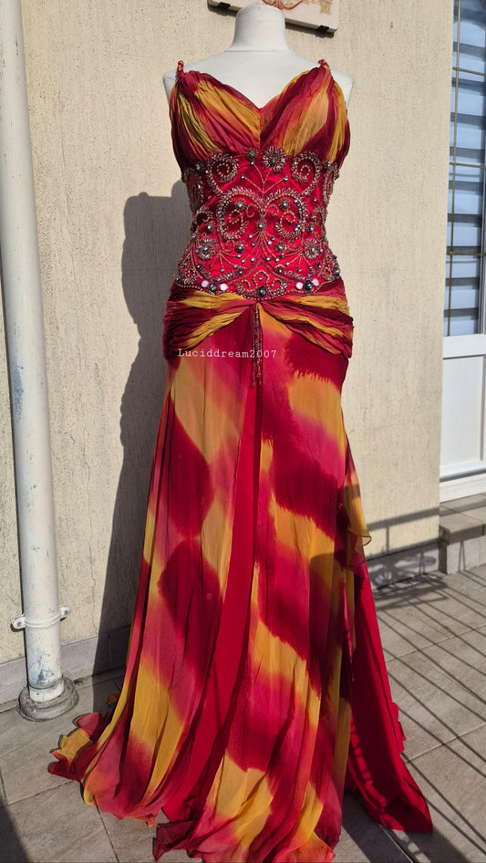 Robe en soie brodée orange