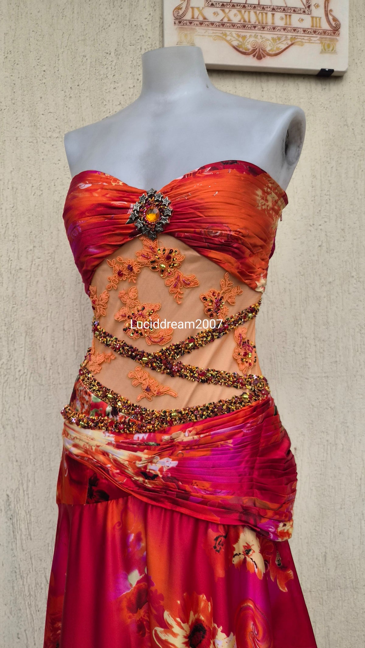 Robe bustier brodée orange