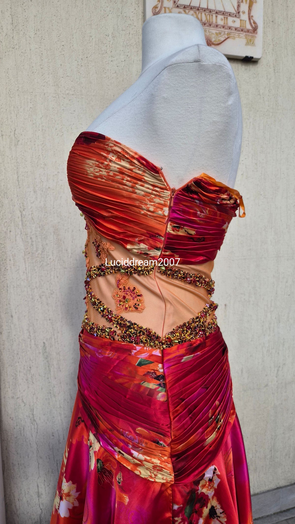 Robe bustier brodée orange