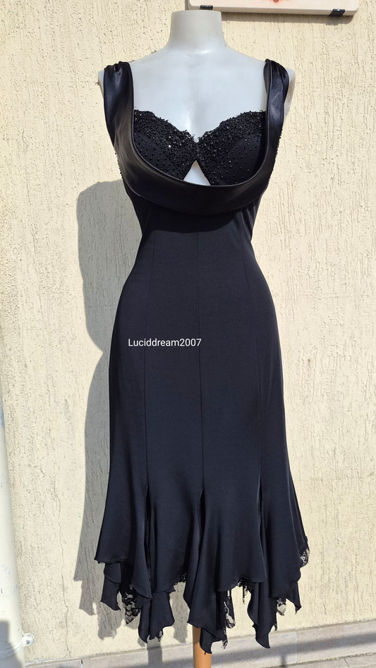 Robe noire effet superposition