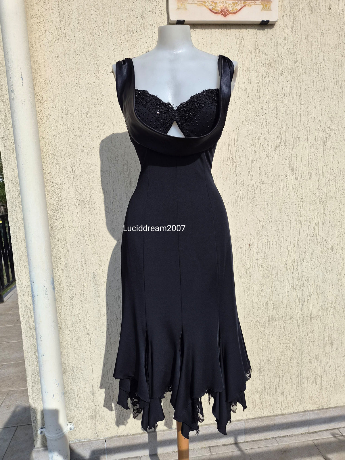 Robe noire effet superposition