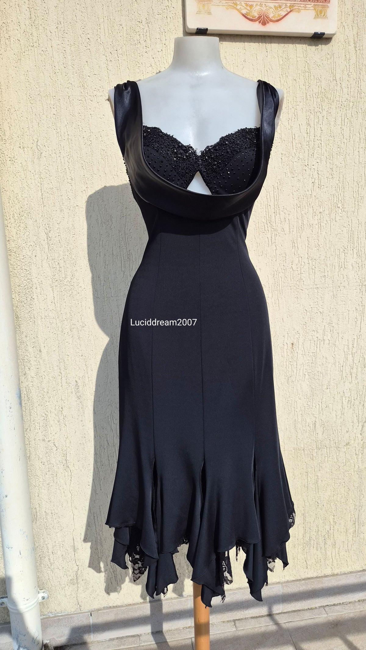 Robe noire effet superposition