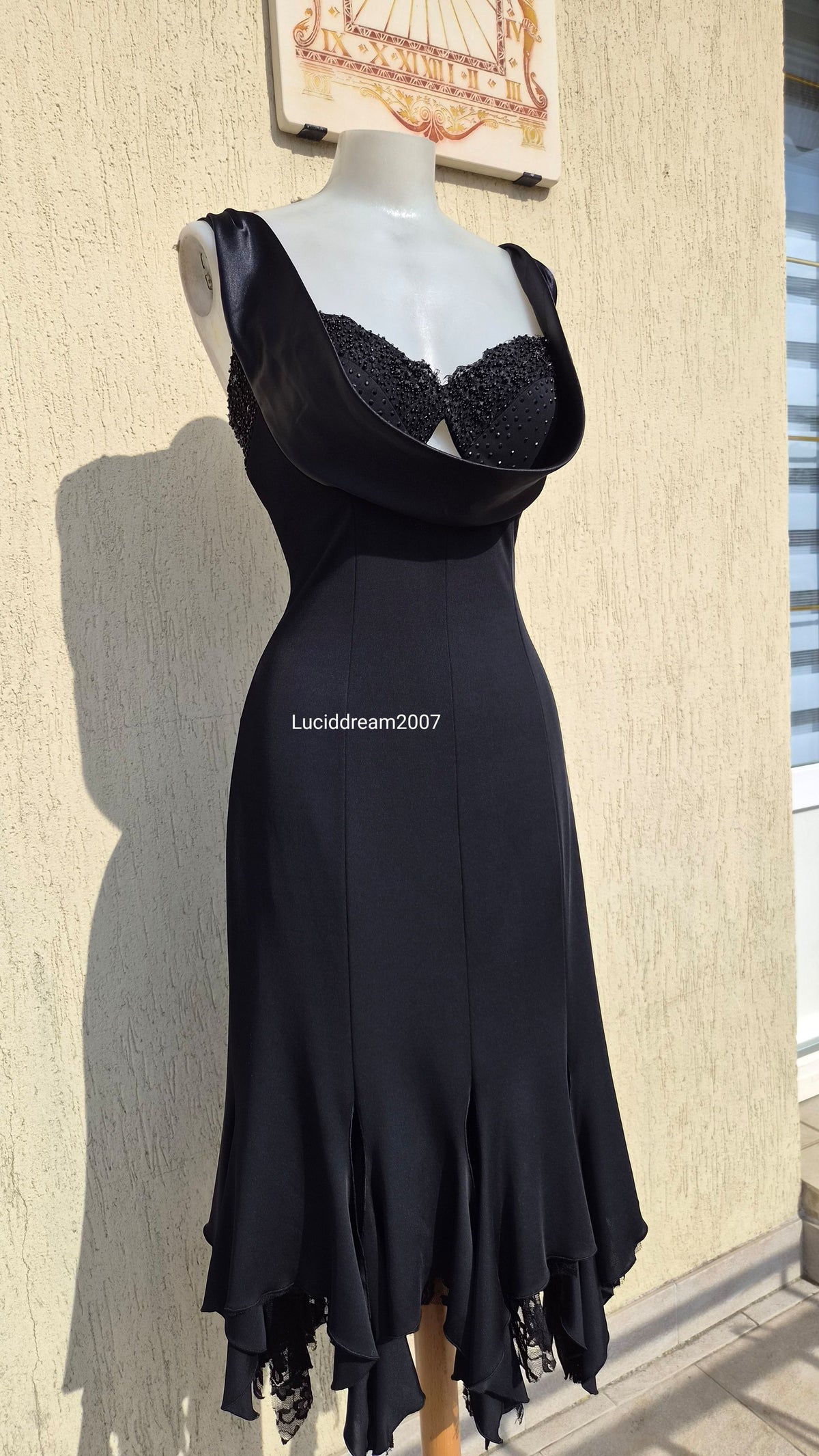 Robe noire effet superposition