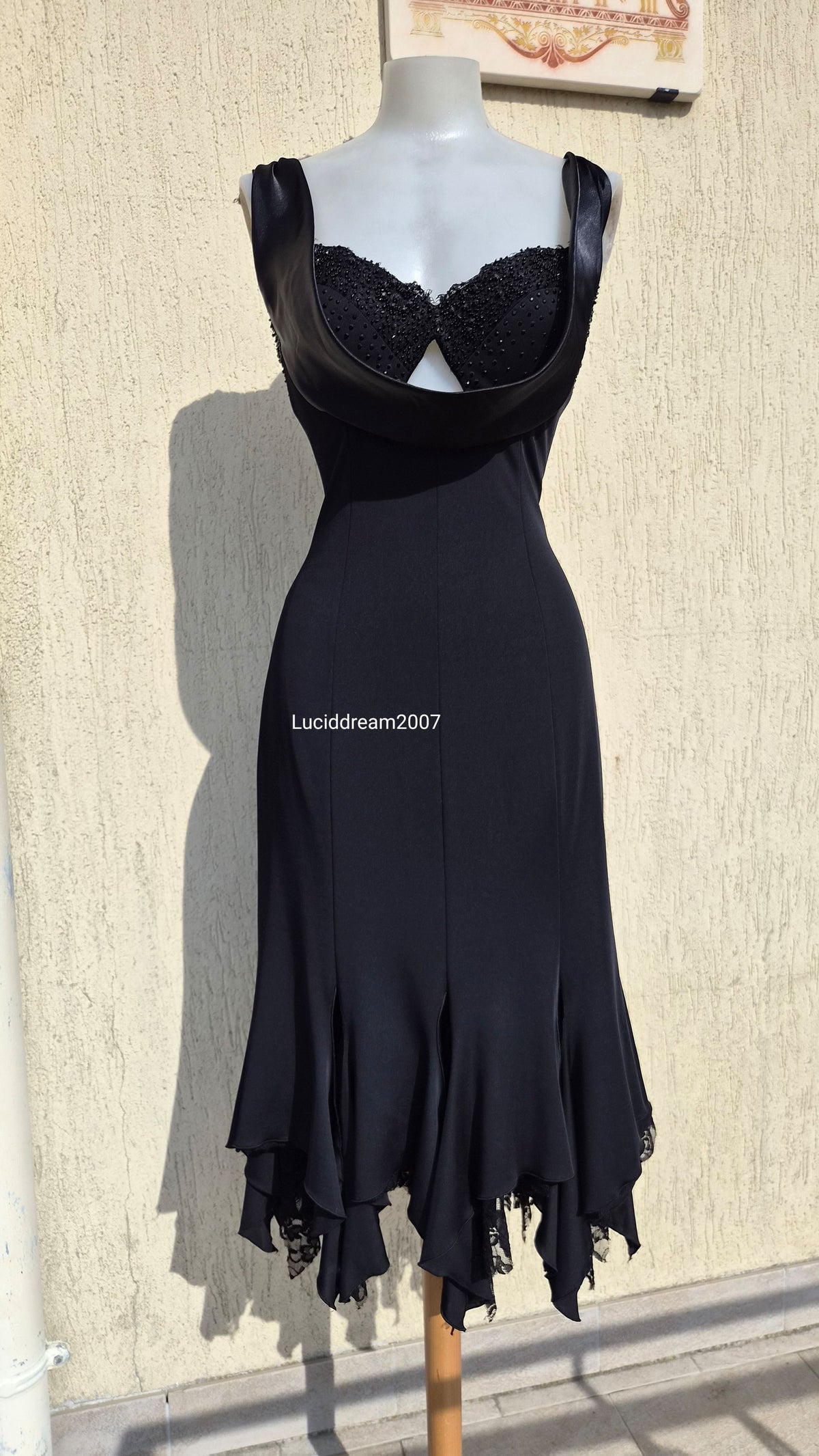 Robe noire effet superposition