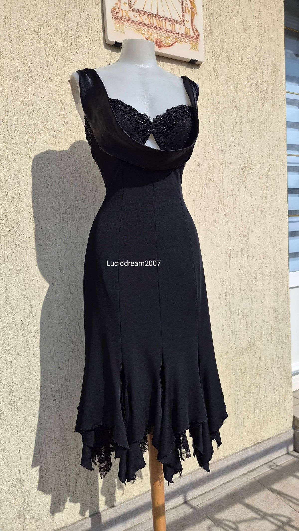Robe noire effet superposition