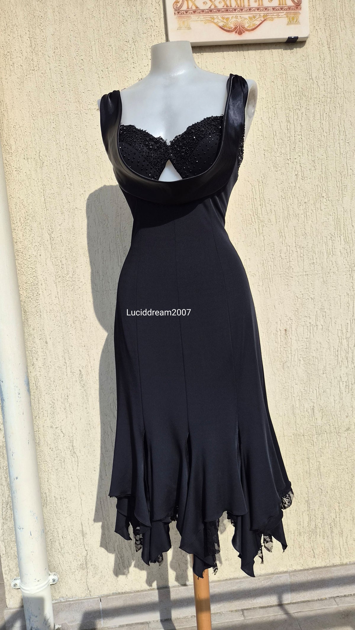 Robe noire effet superposition