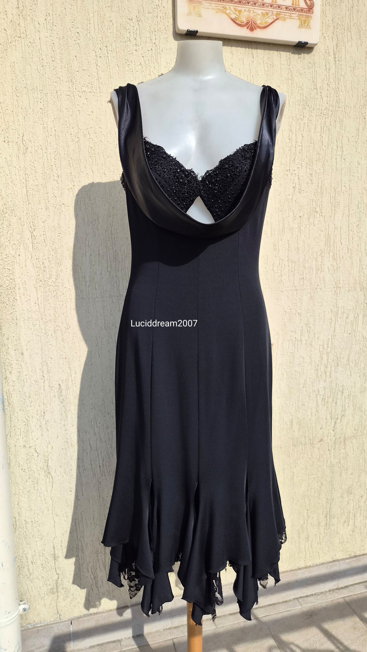 Robe noire effet superposition