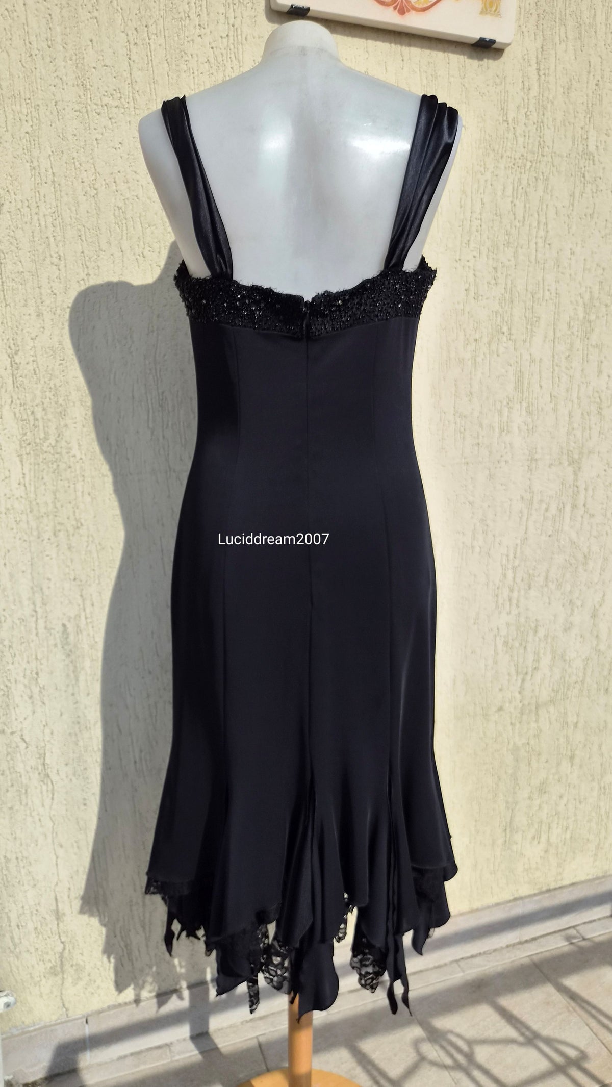 Robe noire effet superposition