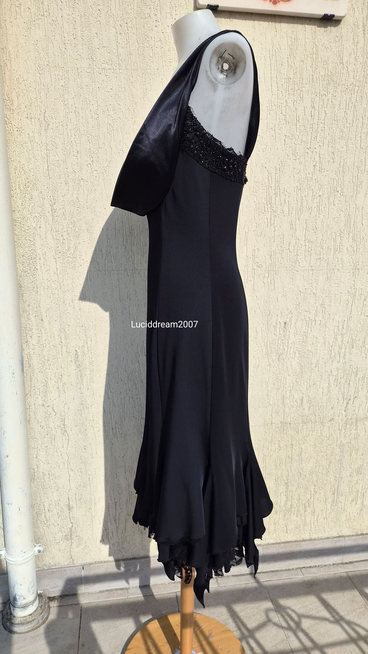 Robe noire effet superposition