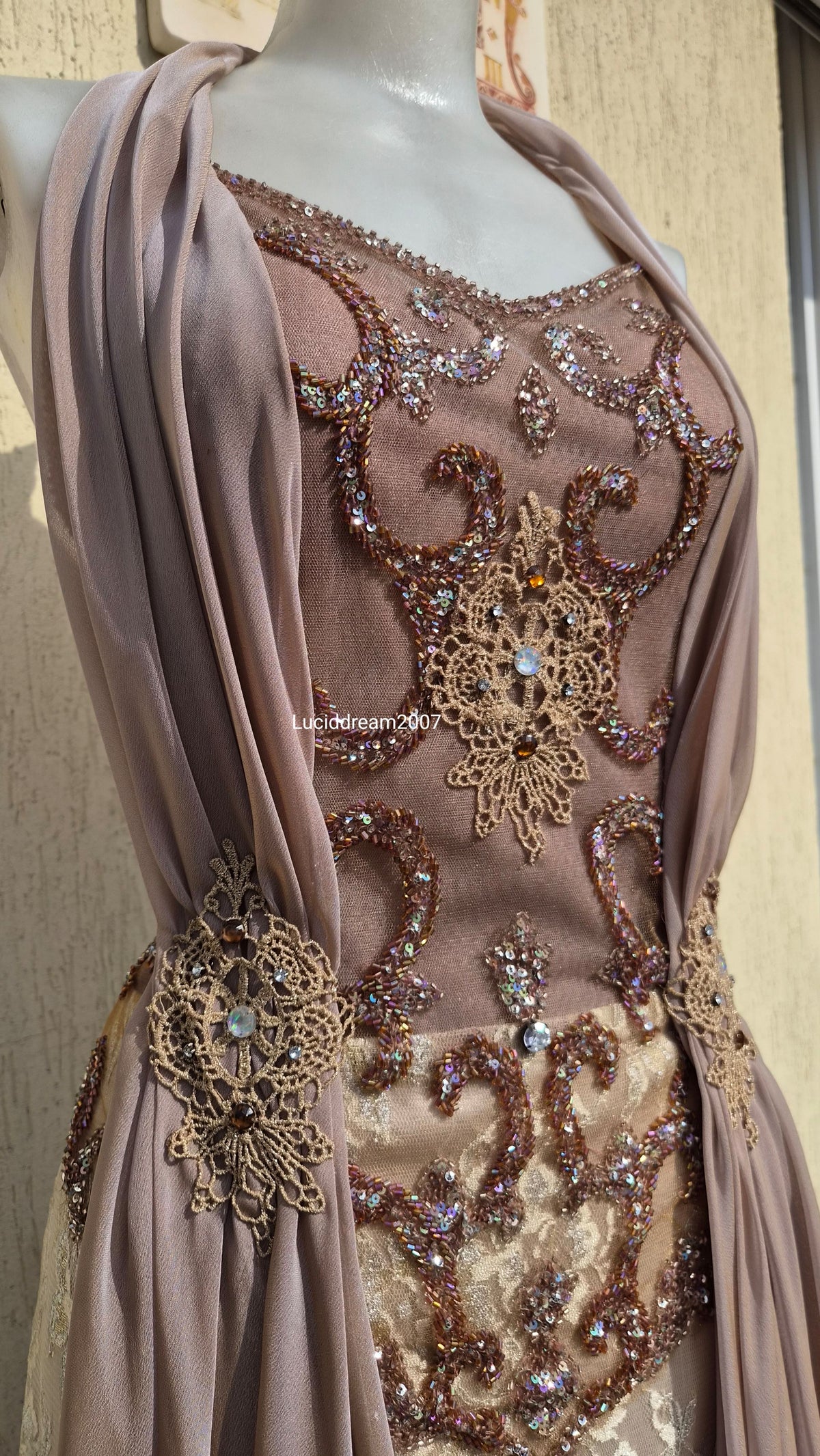 Robe de soirée brodée