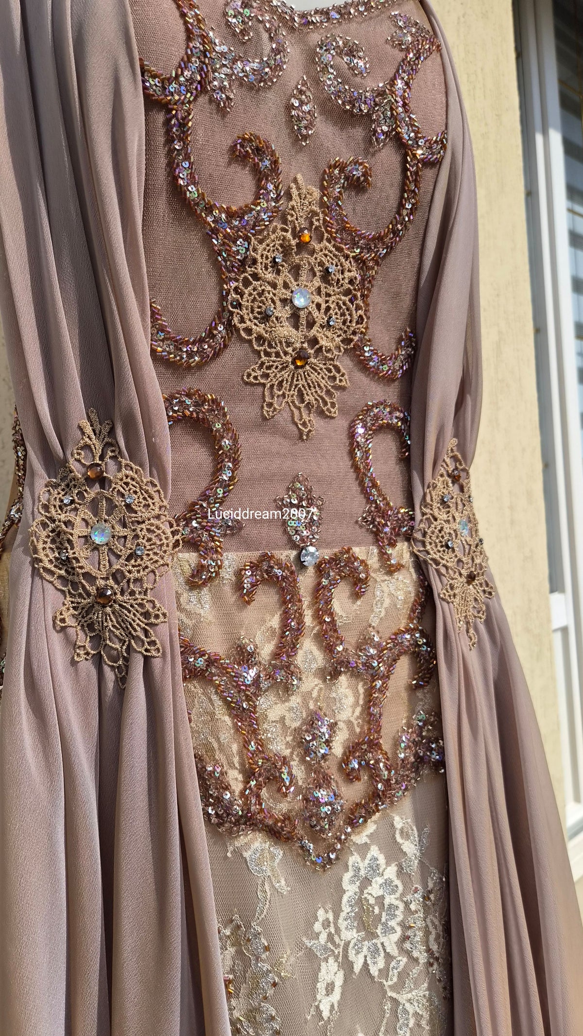 Robe de soirée brodée