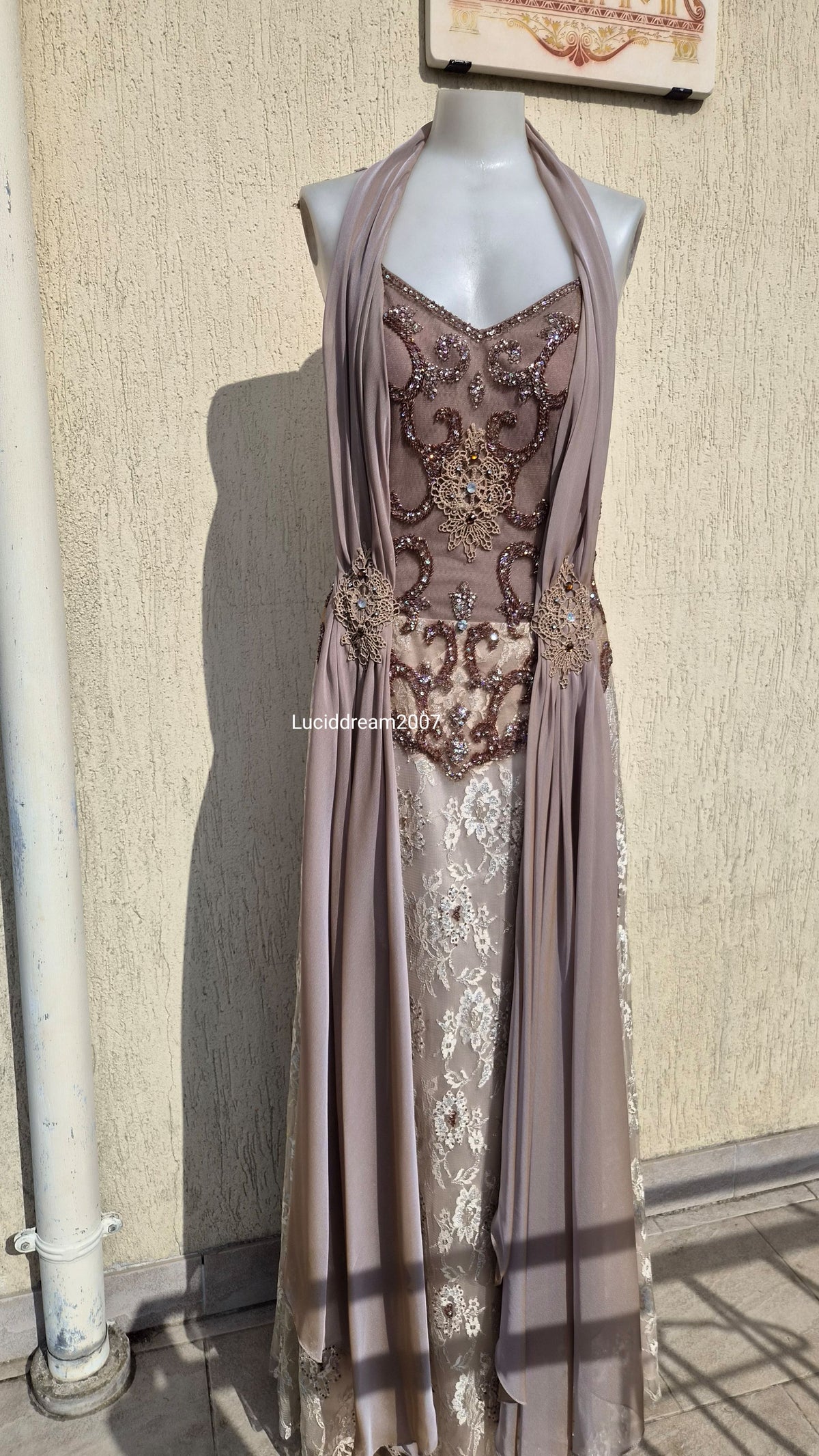 Robe de soirée brodée
